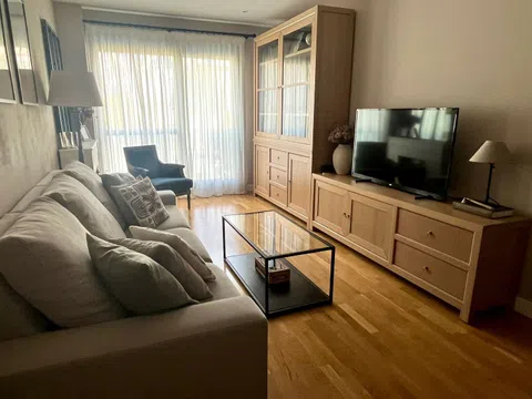 Flat in calle del Monasterio de Montesclaros - Photo 4