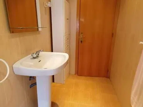Flat in calle Martell - Photo 11