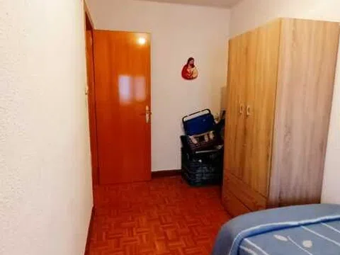 Flat in calle Martell - Photo 8