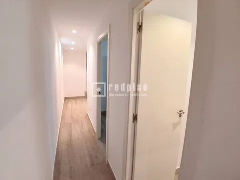 Flat in calle de las Islas Aleutianas - Photo 2