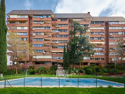 Flat - Photo 1