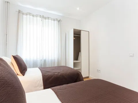 Flat in calle de Rodrigo de Guevara - Photo 12