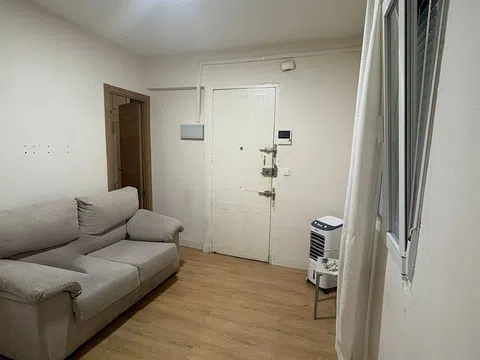 Flat in calle de Eloy Gonzalo - Photo 2