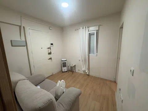 Flat in calle de Eloy Gonzalo - Photo 3
