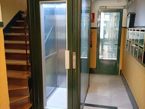 Flat in calle de Eloy Gonzalo - Photo 6