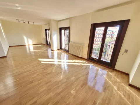 Flat - Photo 2