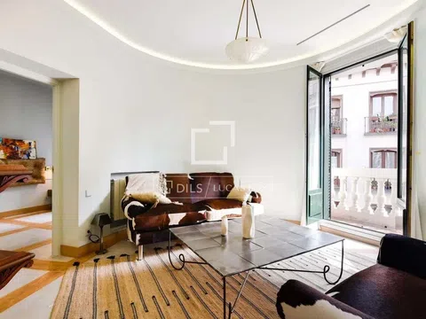 Flat - Photo 1