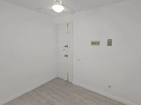Flat in calle de Cristóbal Bordiú - Photo 18