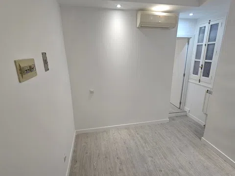 Flat in calle de Cristóbal Bordiú - Photo 19