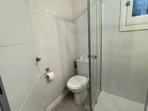 Flat in calle de Cristóbal Bordiú - Photo 4