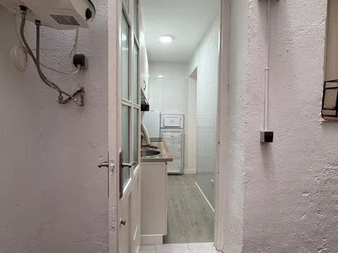 Flat in calle de Cristóbal Bordiú - Photo 6