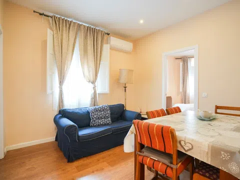 Flat in calle de Marcelo Usera - Photo 2