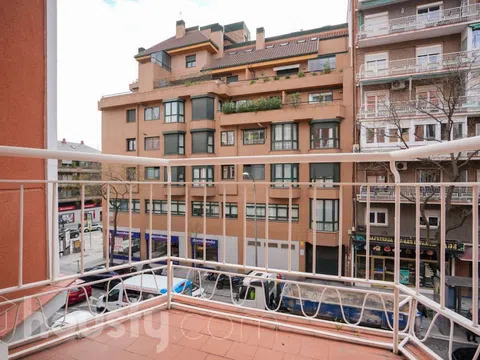 Flat in calle Alcalá - Photo 10
