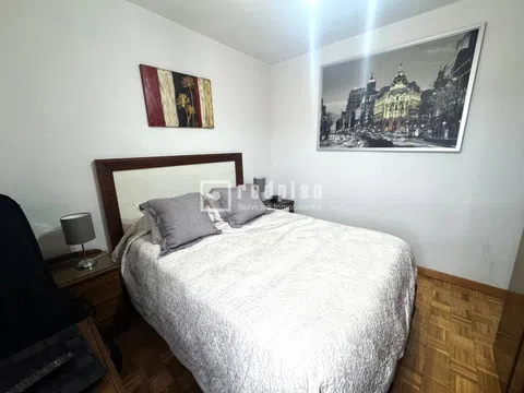 Flat in calle de Arciniega - Photo 10
