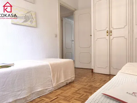 Flat in calle de la Peña Santa - Photo 19