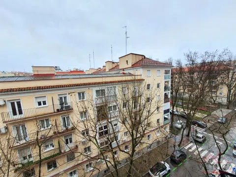 Flat in avenida del General Perón - Photo 2