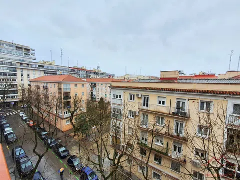 Flat in avenida del General Perón - Photo 3