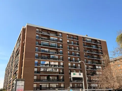 Flat in plaza del Conde del Valle de Súchil - Photo 2