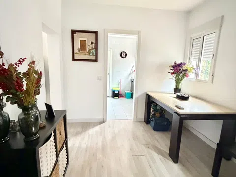 Detached house in calle de la Isla de Nelson - Photo 4