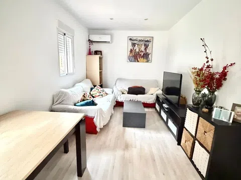 Detached house in calle de la Isla de Nelson - Photo 5
