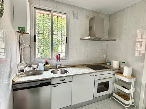 Detached house in calle de la Isla de Nelson - Photo 9