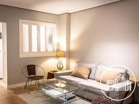Flat - Photo 2