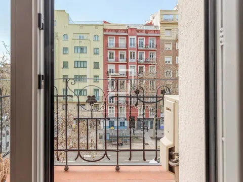 Flat in calle de José Abascal - Photo 2