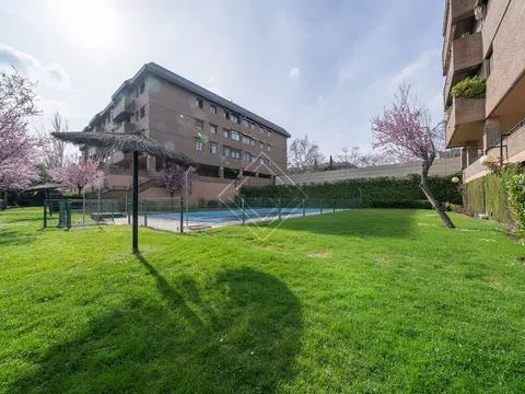 Flat - Photo 2