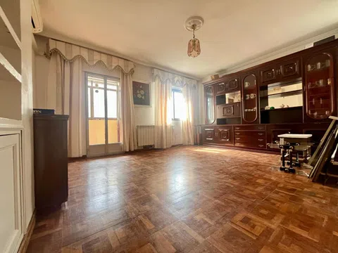 Flat in calle de Vélez Rubio - Photo 1