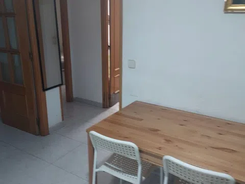 Flat in avenida de la Reina Victoria - Photo 2