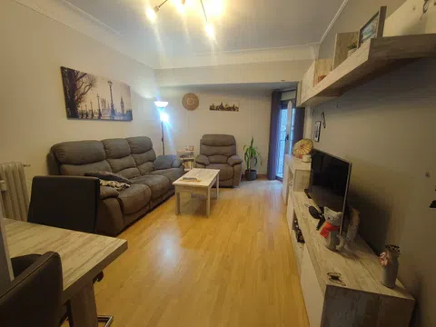 Flat in calle de Carvajales - Photo 2