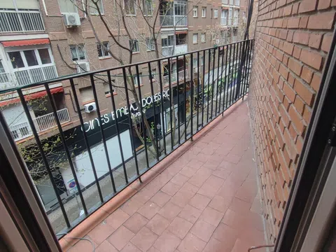 Flat in calle de Carvajales - Photo 3