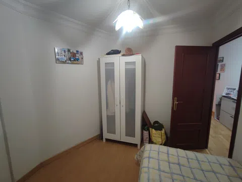 Flat in calle de Carvajales - Photo 9