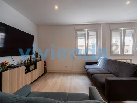 Flat in calle de Alustante - Photo 3