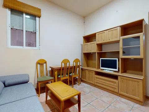 Flat in calle de San Bernardo - Photo 2