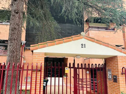 Flat in calle de Melchor Fernández Almagro, 21 - Photo 4