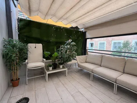 Flat - Photo 1
