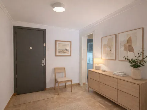 Flat in calle de Orense - Photo 4