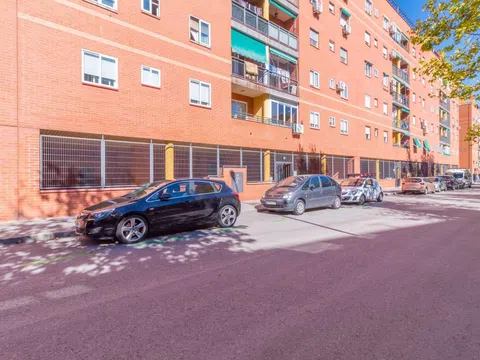 Flat in calle de Eduardo Rivas - Photo 2