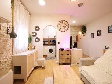 Flat - Photo 1