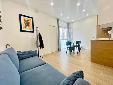 Flat in calle de Lorca - Photo 2