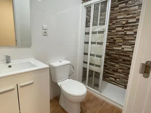 Flat in calle de Martinez Oviol - Photo 4