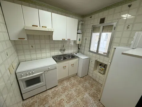 Flat in calle de Sarria - Photo 1
