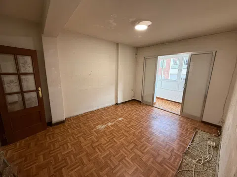 Flat in calle de Sarria - Photo 3