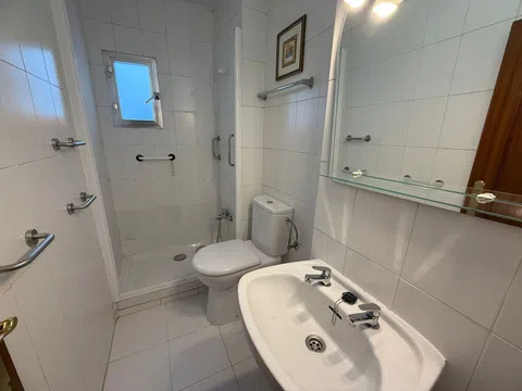 Flat in calle de Sarria - Photo 5