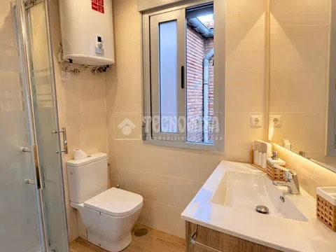 Flat in calle de Santa María - Photo 6