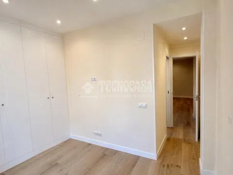 Flat in calle de Santa María - Photo 9