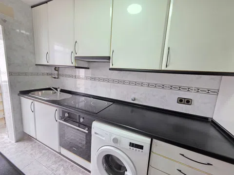Flat in calle Nuno Gómez - Photo 4