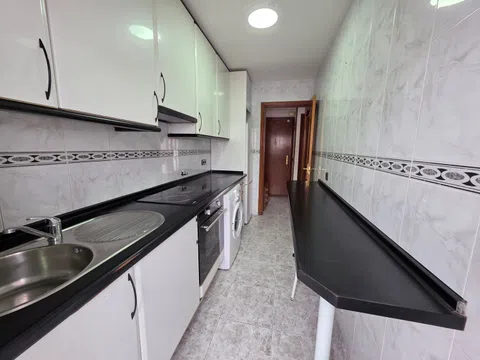 Flat in calle Nuno Gómez - Photo 8