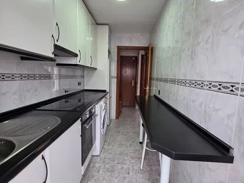 Flat in calle Nuno Gómez - Photo 9